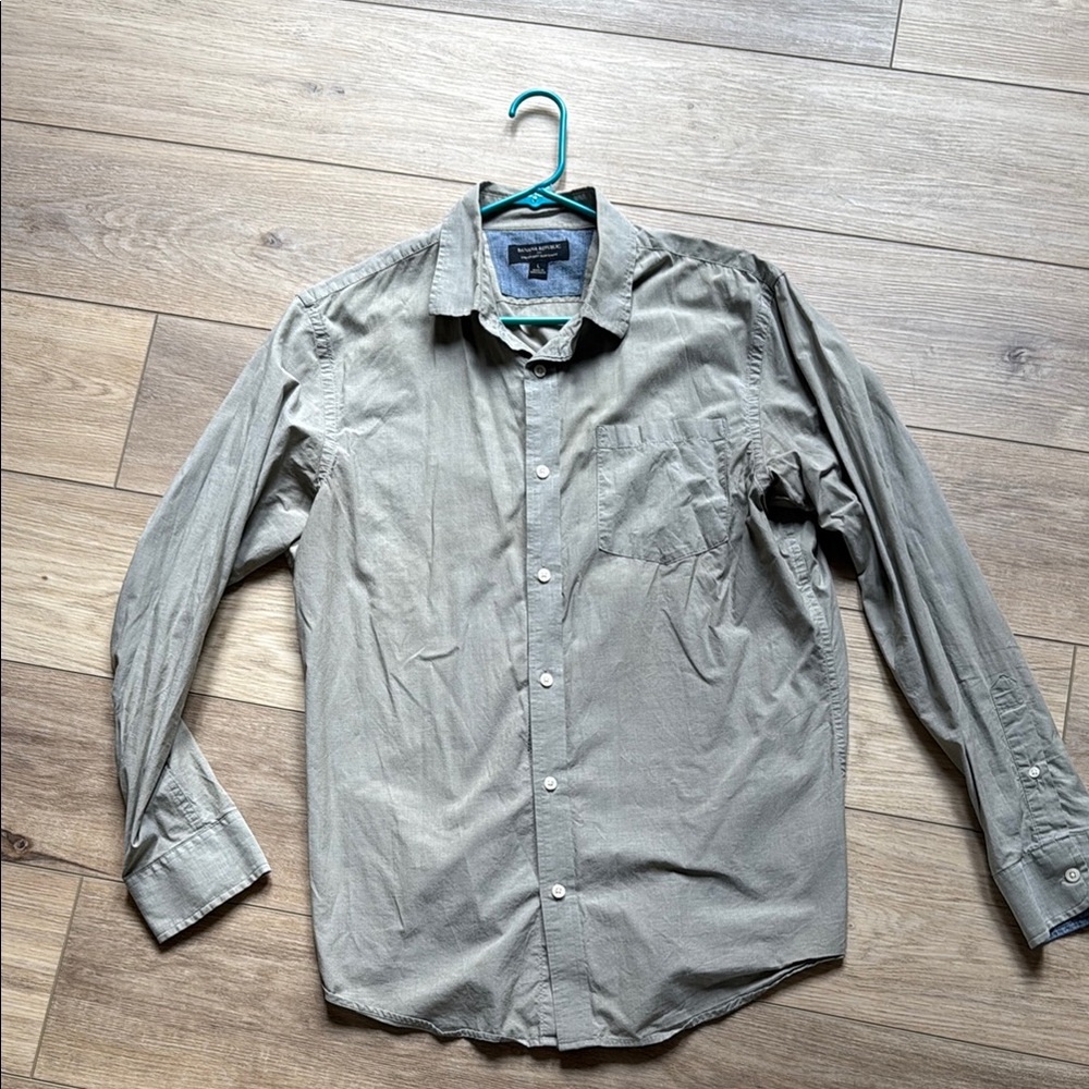 Banana Republic Men's Gray Button-Up Shirt
